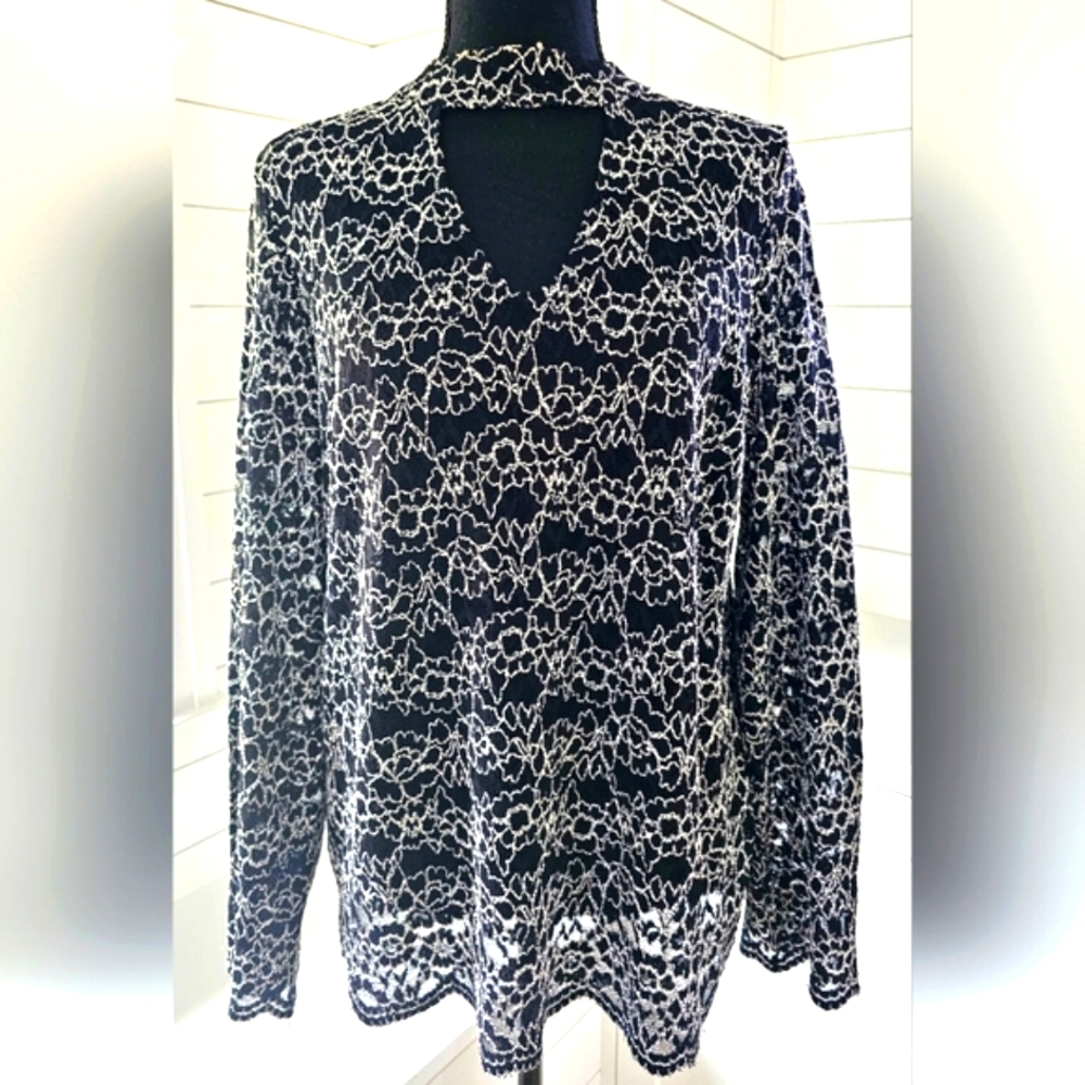 Black and White Patterned Long Sleeve Top